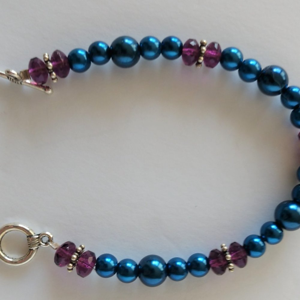 Blue Faux Pearls Bracelet with Purple Beads Handmade Beaded 7.5 Inches - Picture 5 of 16